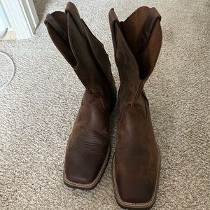Great pair of Ariat men’s boots - like brand new